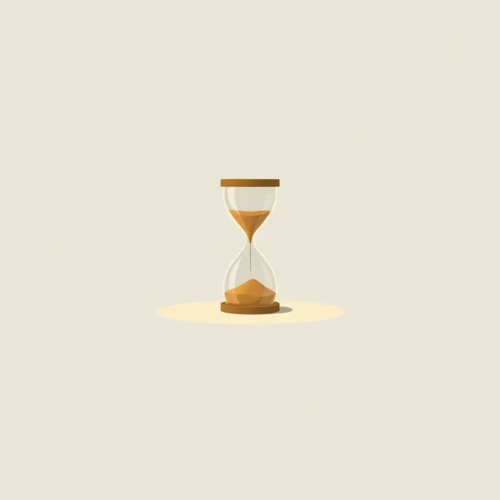 Illustration conceptuelle minimaliste d'un sablier reposant sur une surface propre avec du sable lumineux.